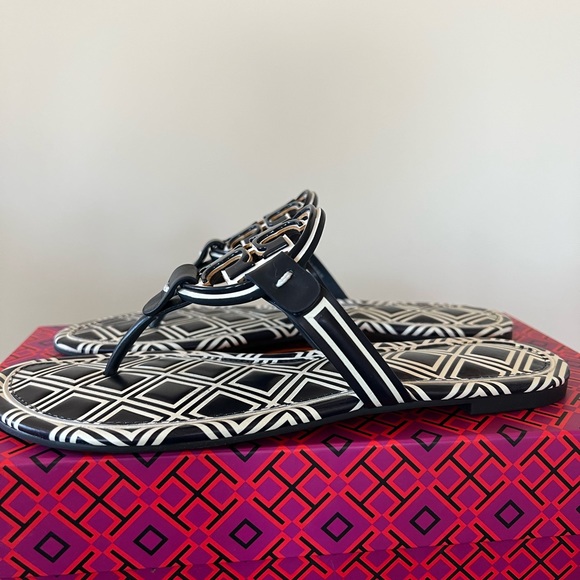 Tory Burch MILLER SANDAL, METALLIC LEATHER - Picture 4 of 13